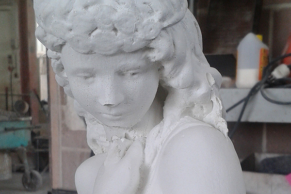 Statuette with ‘antique effect’ obtained by soft casting